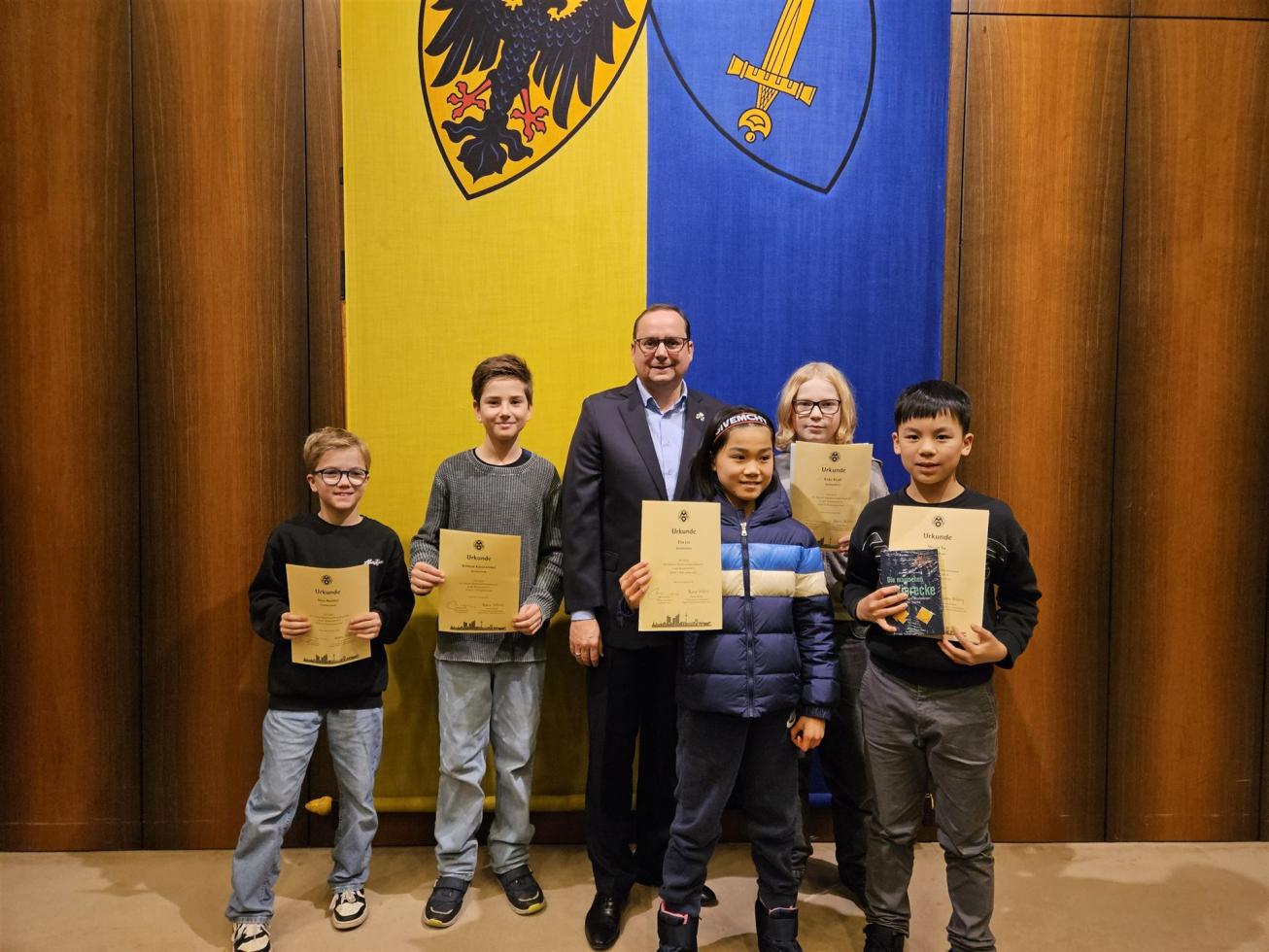 Gruppenfoto_Matheolympiadesieger